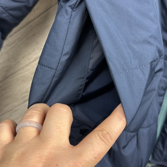 NWOT J. Crew boys reversible Sherpa puffer jacket with Primaloft. - Picture 3 of 10